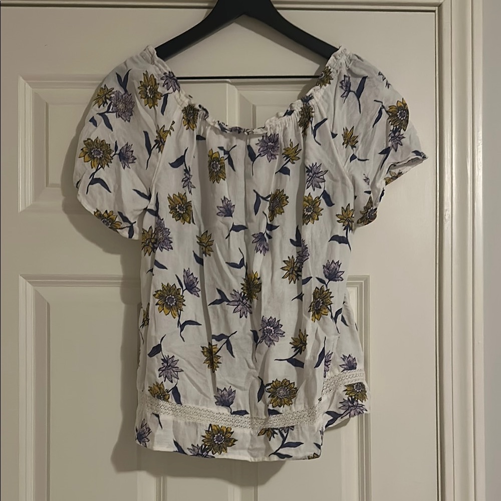 Old Navy Floral White and Yellow Blouse - Picture 3 of 3